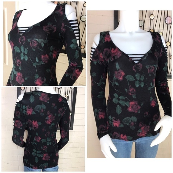 ROCK & Republic Cold Shoulder Top - Picture 4 of 6